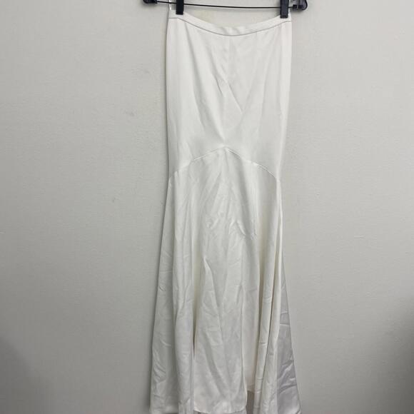 Katie May Noel and Jean Mimi Off White Bridal Maxi Skirt with Train S $495msrp - Picture 11 of 12